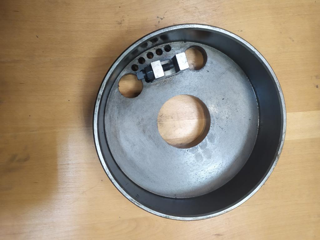 Поводковый патрон 315 мм УК 6