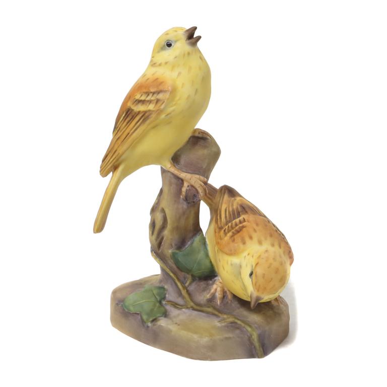 Фарфоровая фигура "Желтые овсянки". Royal Worcester