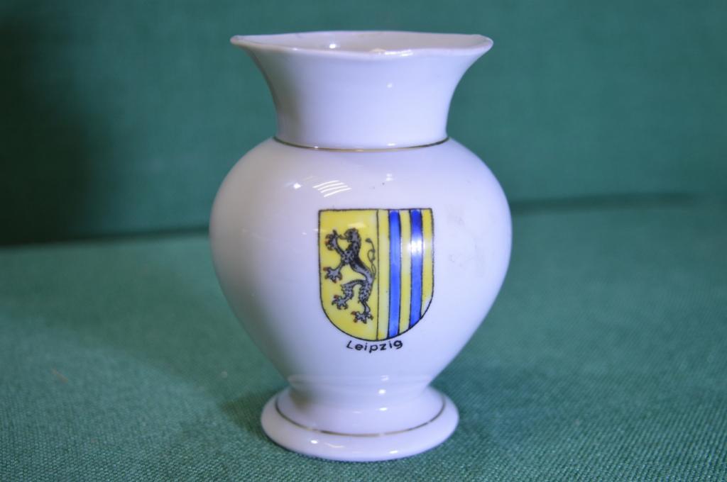 Ваза вазочка фарфоровая "Лейпциг". Фарфор B&L Leuchtenburg. Германия. 1960е.