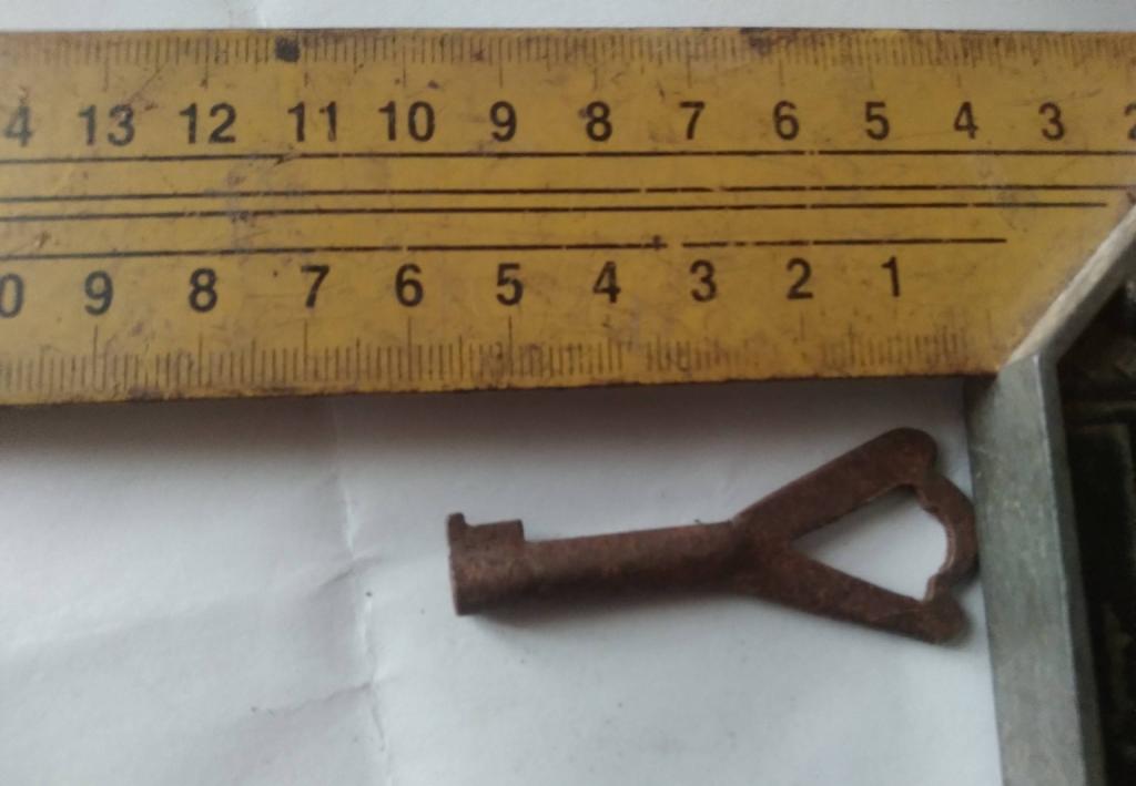 Ключ СССР от старинного шкафа-горки