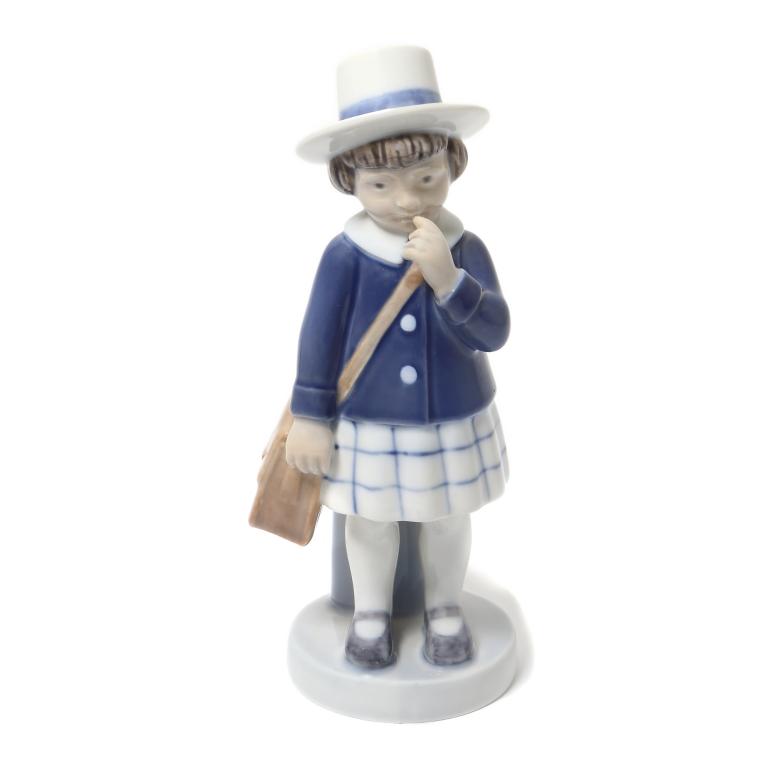 Фарфоровая фигура Школьница. Royal Copenhagen