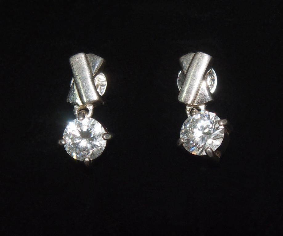 Серьги Fossil – США - Клейма - fossil - и - 925 - серебро, цирконий – 2,9 гр.