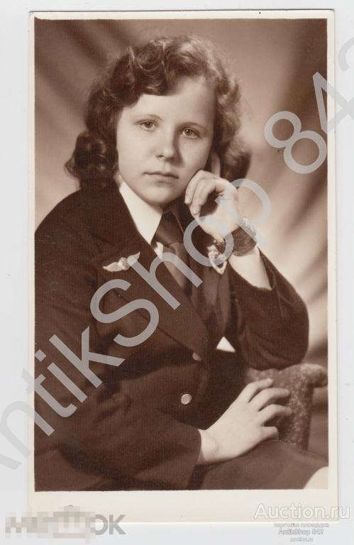 Студентка железнодорожного техникума.Знак.