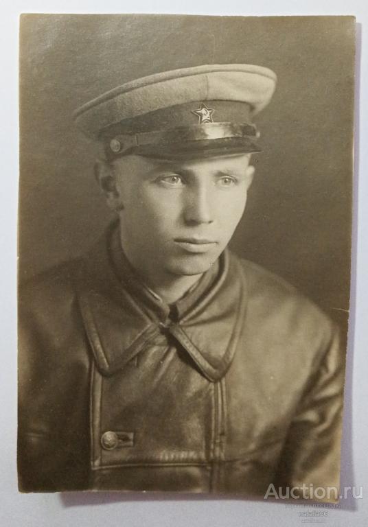 5034. Фото. Военный в кожаной куртке. НКВД ?