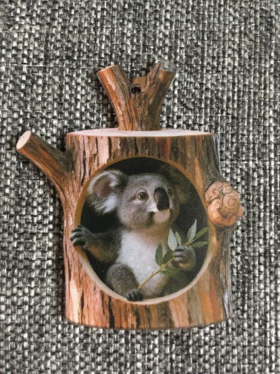 Коала в дупле новогодняя подвеска ёлочная игрушка акрил