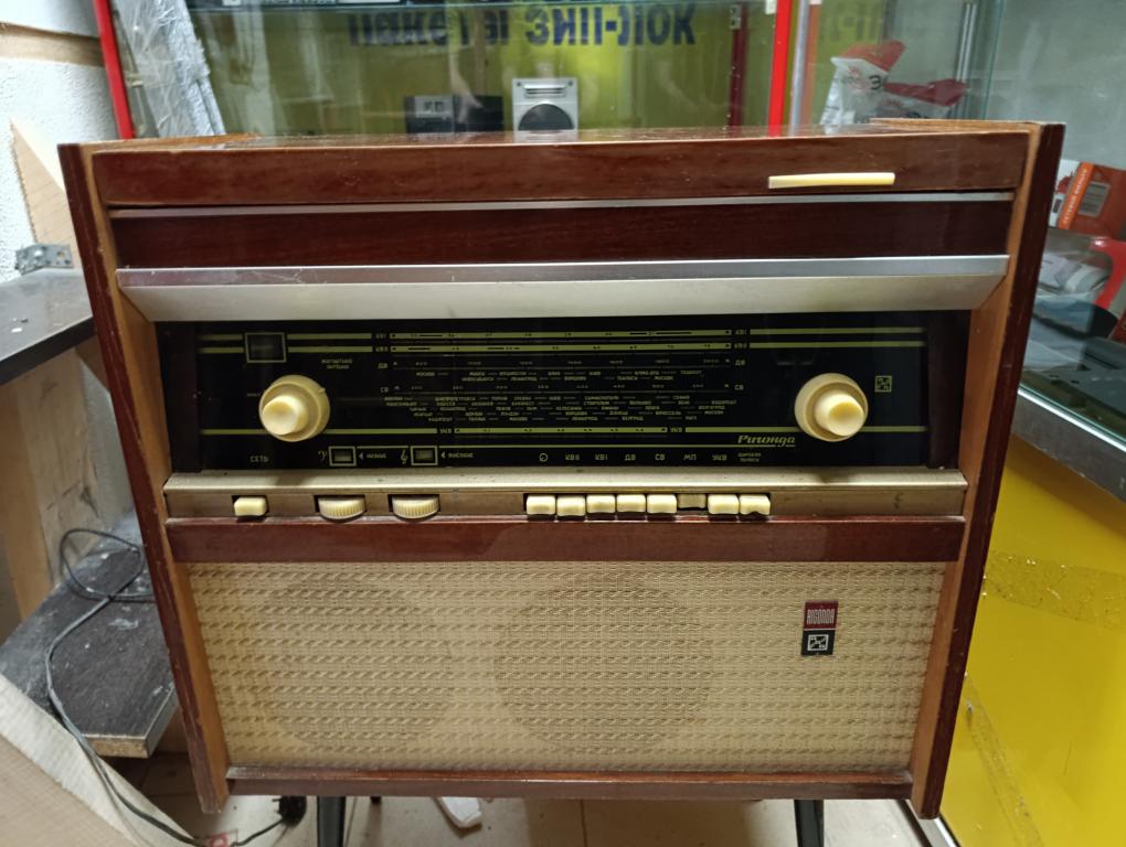 Радиола Ригонда 102