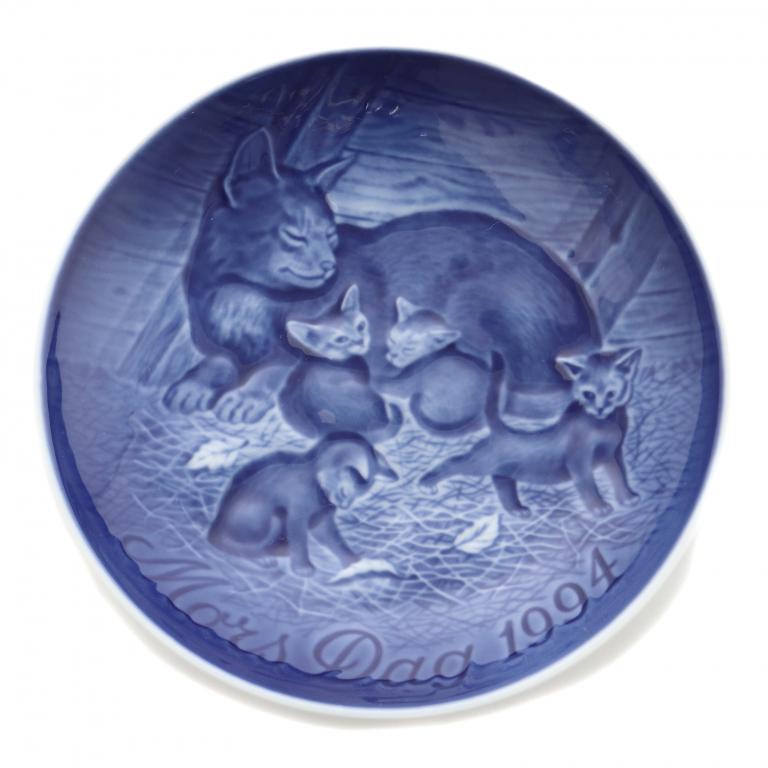 Фарфоровая тарелка "День матери". Bing & Grondahl, 1994 год.