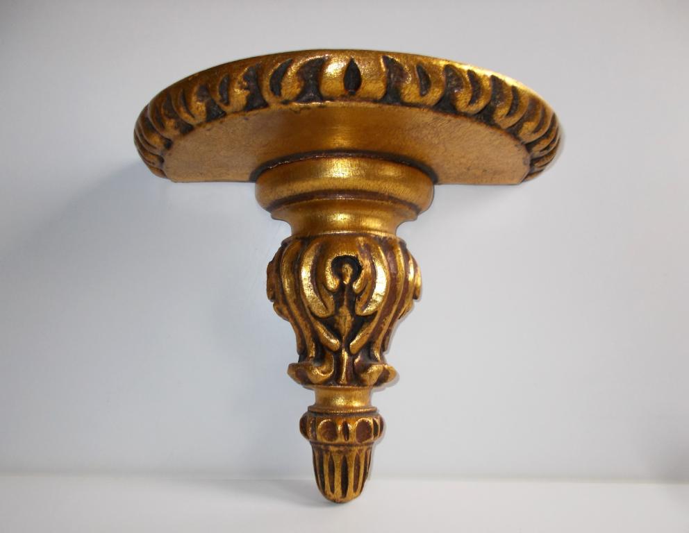 Красивая, старенькая   консоль - полочка.  Дерево.