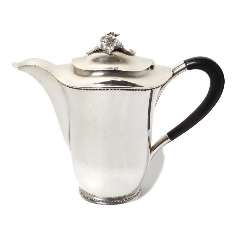 Дизайнерский серебряный чайник. Швеция, 1938 год.