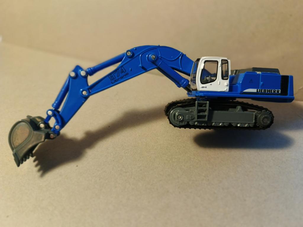 Экскаватор LIEBHERR 974. Фирма SIKU.