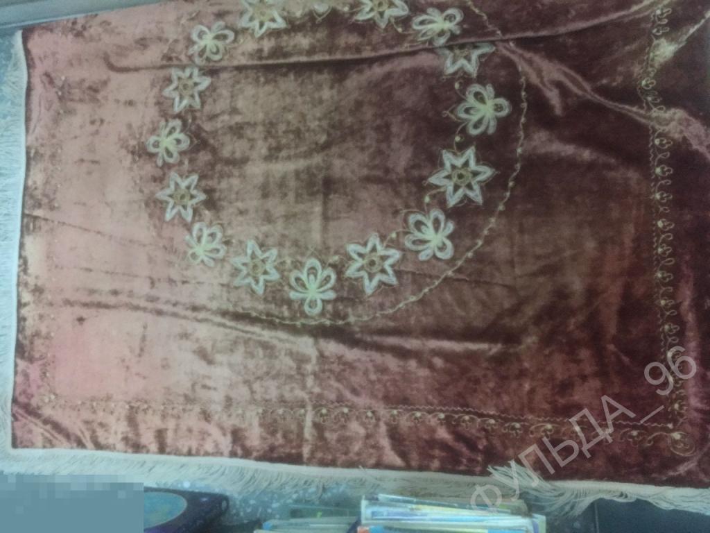 Скатерть бордовая плюшевая  Вышивка Плюш Бархат старый 140*140 см СССР