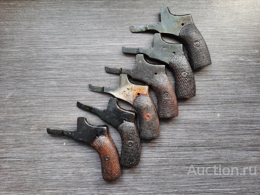 Крышка боковая для револьвера Наган с годом (оригинал СССР)