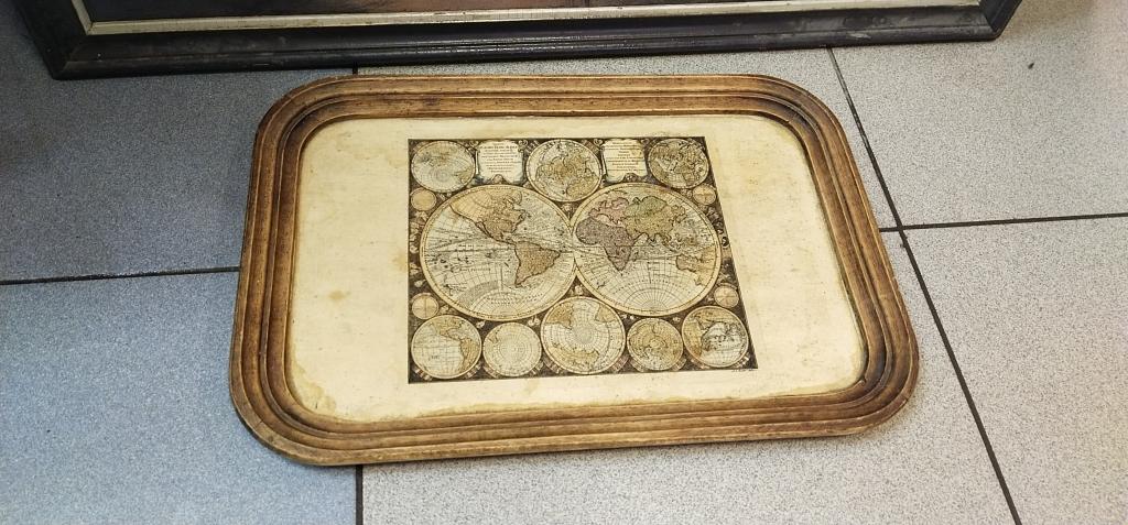 Поднос " Глобус ". Дерево. Европа .Винтаж.