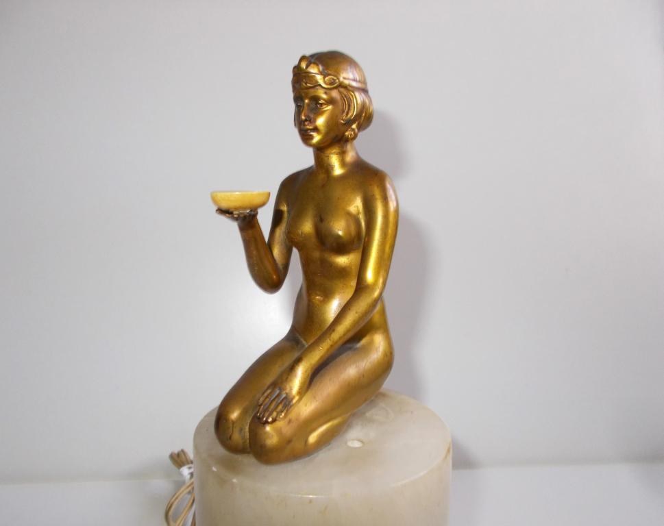 Арт-деко  Старинная   красивейшая   настольная  лампа, ночник.