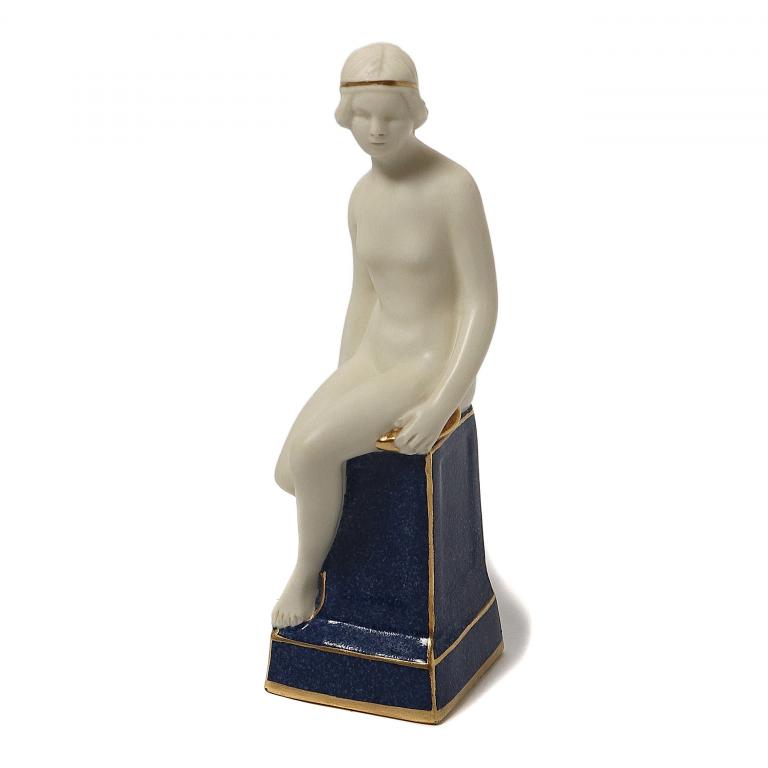 Фигура "Обнаженная девушка​". Royal Worcester