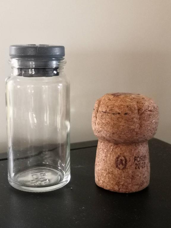 Пузырек 25 мл с резиновой пробкой