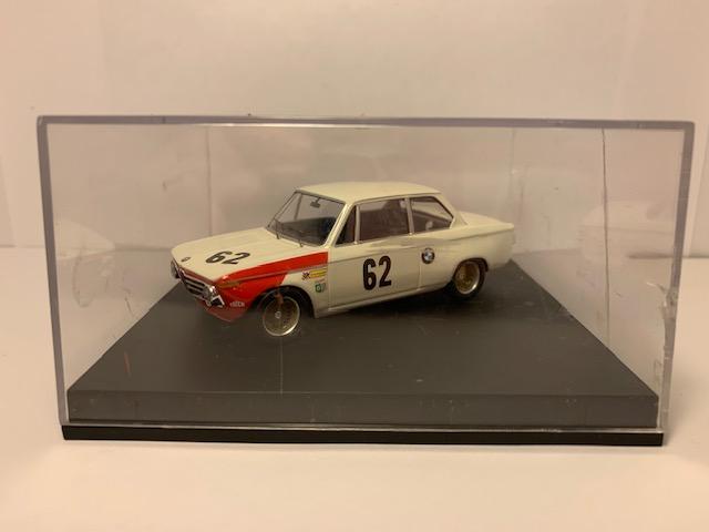 BMW 2002 1969 1/43 Trofeu