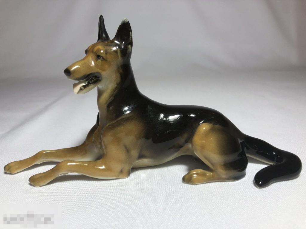 Собака. Немецкая овчарка. Hutschenreuther. Хутченройтер. Германия.