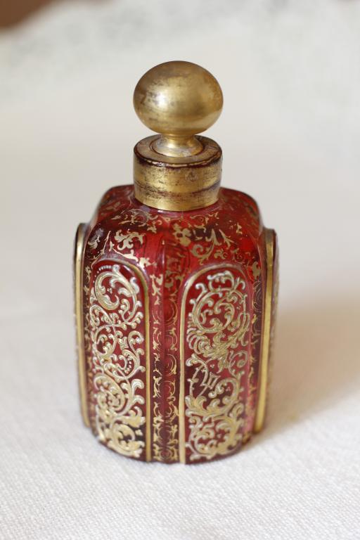 Антикварный флакон Moser парфюмерный 19 век красное стекло с позолотой