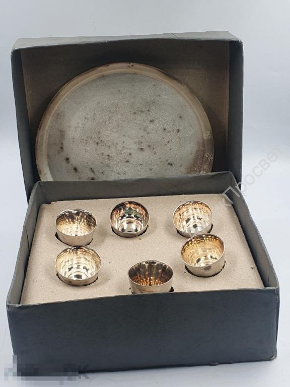 Набор в родной коробке. Поднос и стопки. Мельхиор.  (М1903)