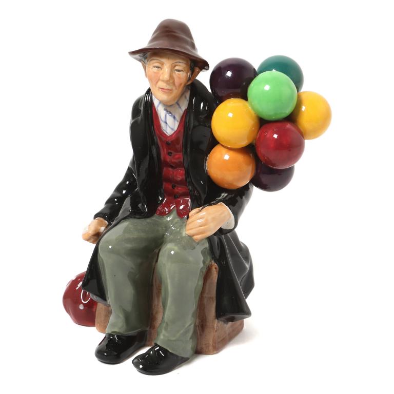 Фарфоровая фигура "Продавец шаров". Royal Doulton