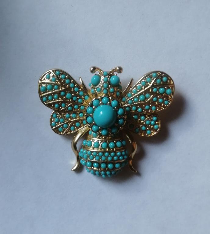 Эффектная брошь "ПЧЕЛКА" в классическом стиле