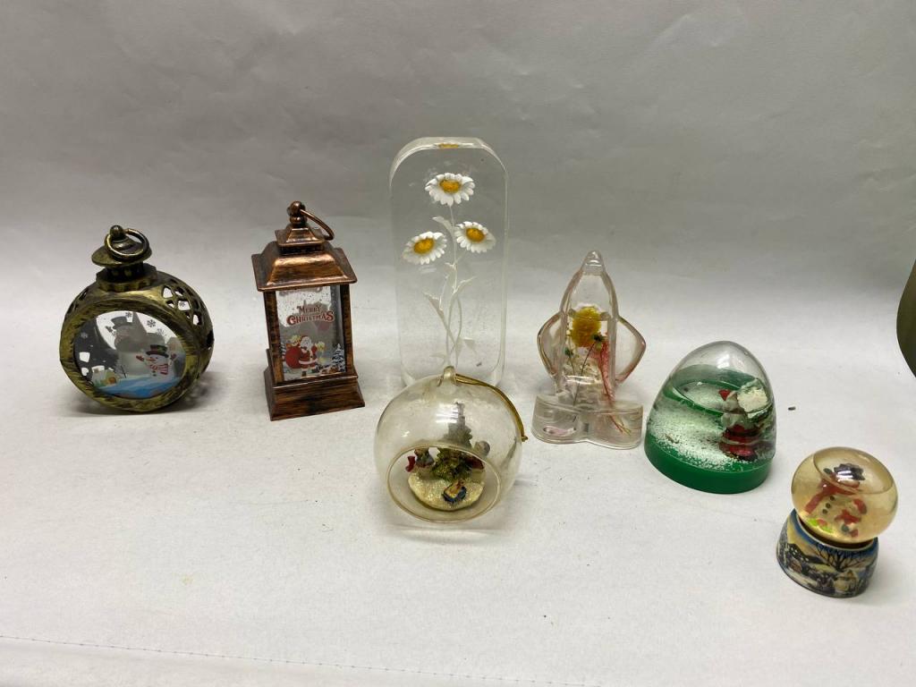 Сувениры разной формы, сфера, стекло, пластик