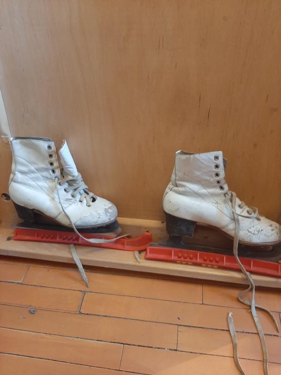 Коньки женские