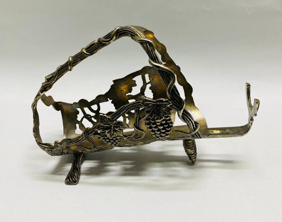 Подставка для бутылки кованая Виноградная лоза металл