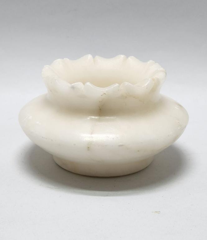 Ваза конфетница белый мрамор 