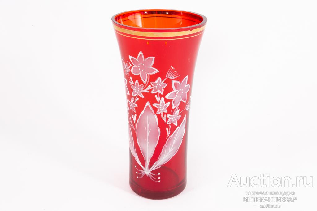 Ваза из красного стекла СР084
