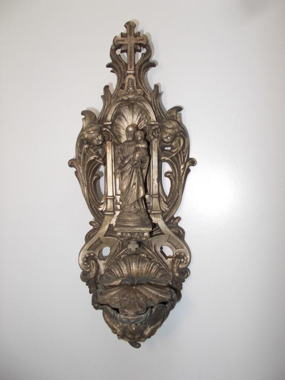 Иисус  Старенькая настенная  фигурка, панно металл.