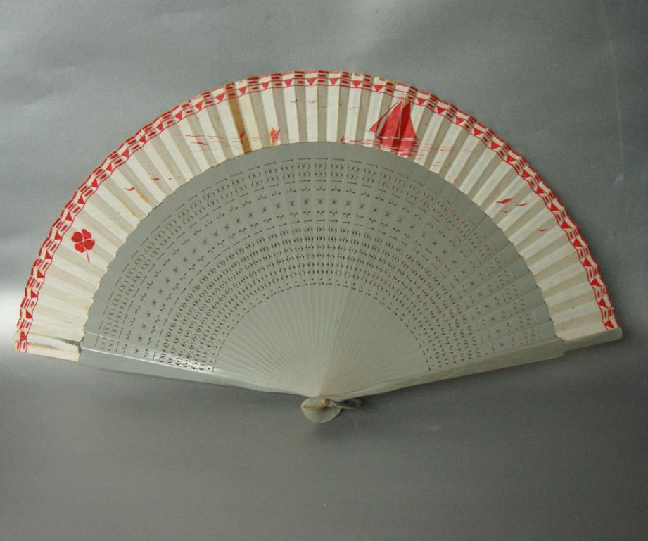 Антикварный веер "Парус" старая Европа В коллекцию