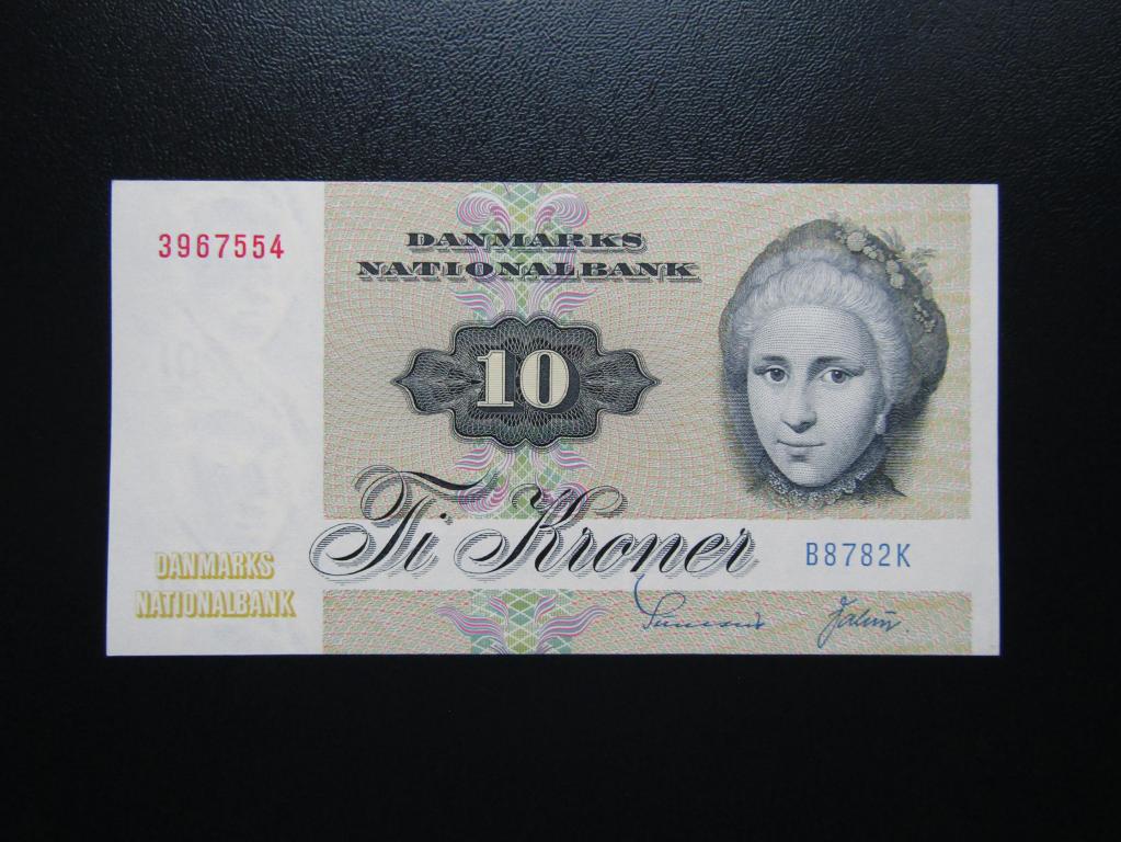 Дания - 10 крон 1972 (1978)г. Префикс В8. UNC.
