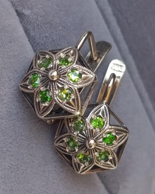 Серьги "Бахча", серебро 875, СССР, природные уральские ДЕМАНТОИДЫ.