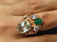 Золотой перстень 583, 2 природных бриллианта 0,90 ct G VS2–SI1, изумруд, экспертиза MGL